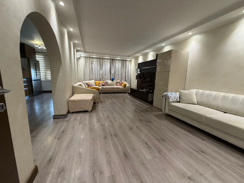 Tirane, shitet apartament 2+1 , 120 m² 229.000 €