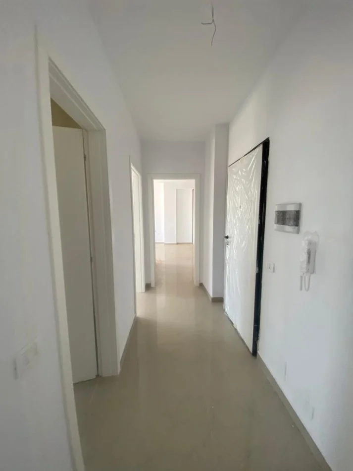 Tirane, jepet me qera apartament 2+1 Kati 5, 350 € 