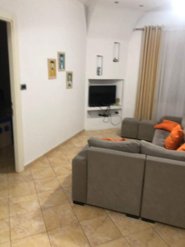 Tirane, jepet me qera apartament 2+1 Kati 3, 90 m² 40.000 Leke (rruga Jordan Misja)