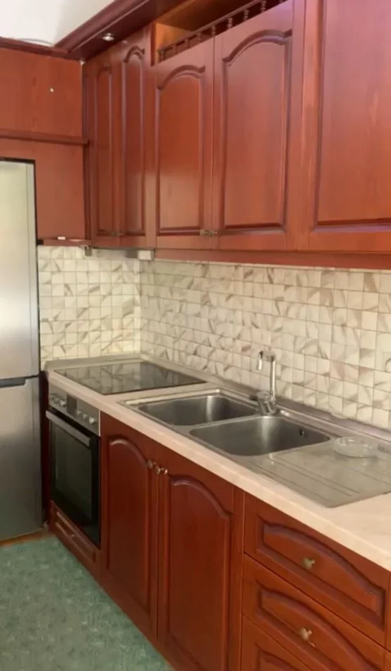 Tirane, jepet me qera apartament 2+1+Ballkon Kati 1, 90 m² 450 € (Don Bosko . te xhamia . ka dhe dalje te lavazhi 313)