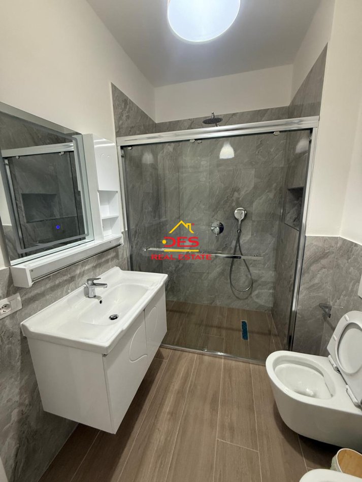 Radhime - Orikum, jepet me qera apartament 1+1+Ballkon Kati 3, 300 m² 300 € (Orikum, Vlorë)
