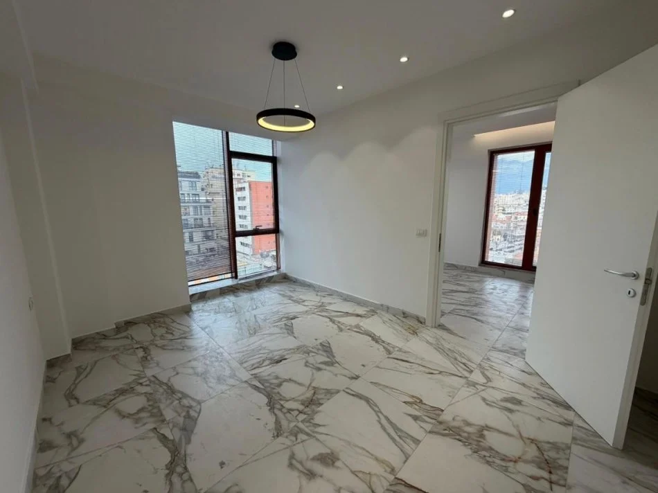 Tirane, shitet apartament 1+1 Kati 6, 68 m² 235.000 € (Rruga e Kavajes)