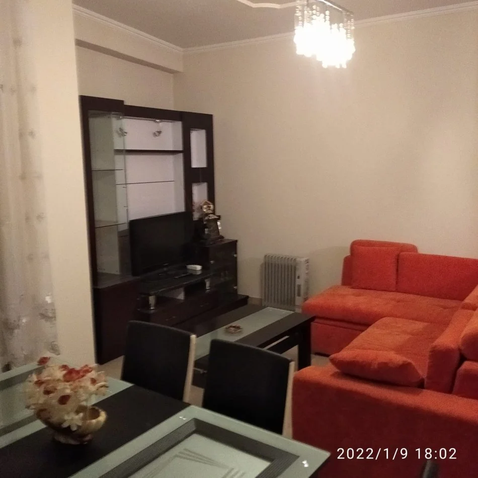 Tirane, jepet me qera apartament 2+1 Kati 6, 500 € 