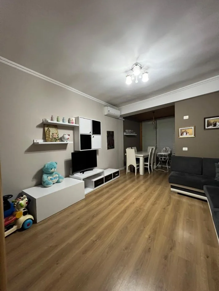 Tirane, jepet me qera apartament 2+1 Kati 6, 70 m² 500 € (bulevardi ri,kashar)
