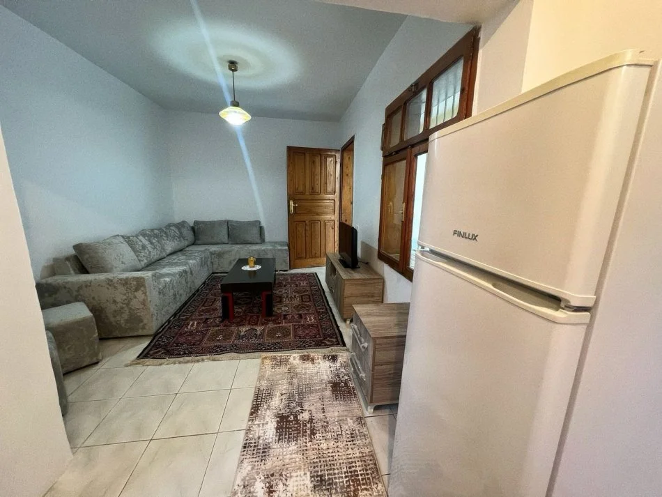 Tirane, jepet me qera apartament 1+1 Kati 3, 60 m² 400 €