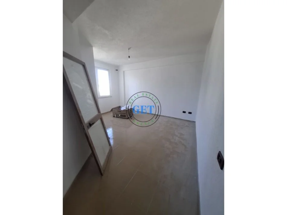 Durres, shitet apartament 4+1 Kati 7, 246 m² 540.000 € (Pallati Kultures, Durres)