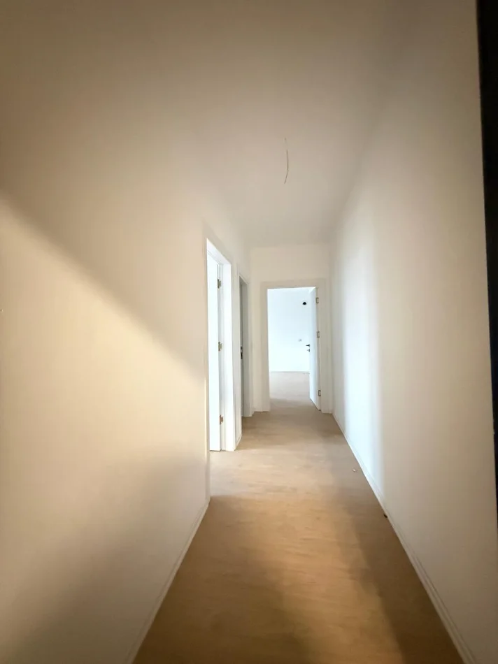 Tirane, shitet apartament 1+1 , 64 m² 110.001 € (5 Maj)