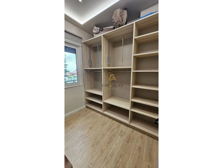 Tirane, shitet apartament 2+1+2 Kati 2, 118 m² 320.000 € (Rruga Peti, Liqeni i Thate)