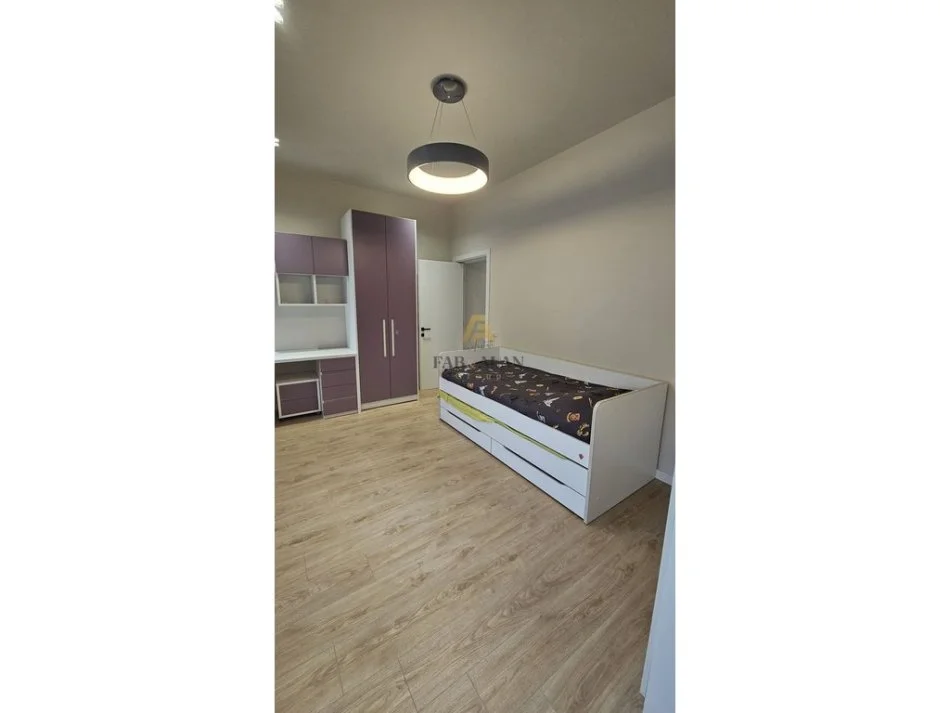 Tirane, shitet apartament 2+1+2 Kati 2, 118 m² 320.000 € (Rruga Peti, Liqeni i Thate)