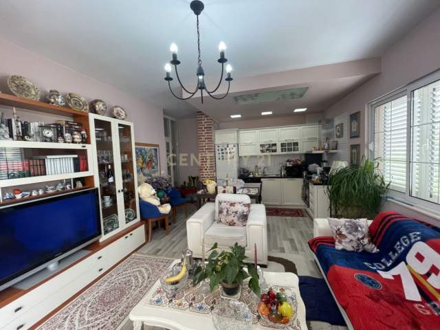 Tirane, shitet apartament 3+1+BLK Kati 3, 146 m² 140.000 Euro (FRESK)