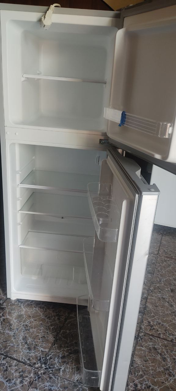 Tirane, shiten frigorifere