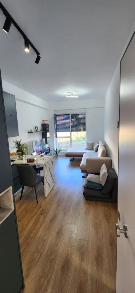 Tirane, shitet apartament 1+1 Kati 0, 50 m² 82 milion leke (Kompleksi Oxa, Fresk)