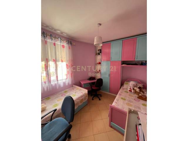 Tirane, jepet me qera apartament 2+1+A+BLK Kati 3, 94 m² 550 Euro (Shkolla e Baletit)