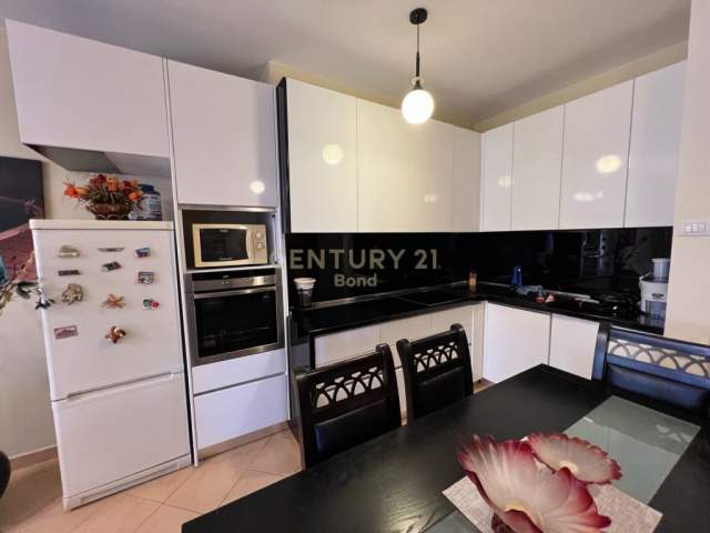 Tirane, jepet me qera apartament 2+1+A+BLK Kati 3, 94 m² 550 Euro (Shkolla e Baletit)