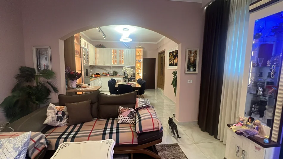 Tirane, shitet Vile 2+1 , 112 m² 185.000 € (vasil shanto)