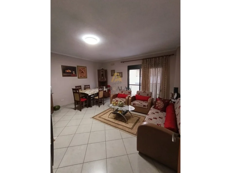Durres, shitet apartament 3+1 Kati 5, 126 m² 250.000 € (Pallati i Sportit)