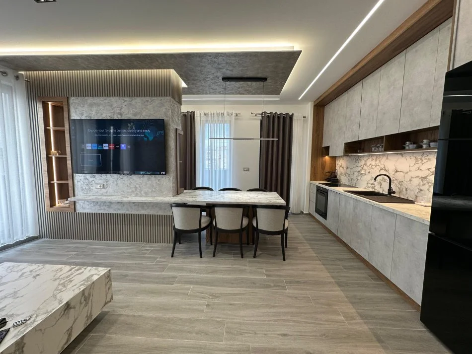 Tirane, jepet me qera apartament 2+1 Kati 5, 107 m² 1.000 € 