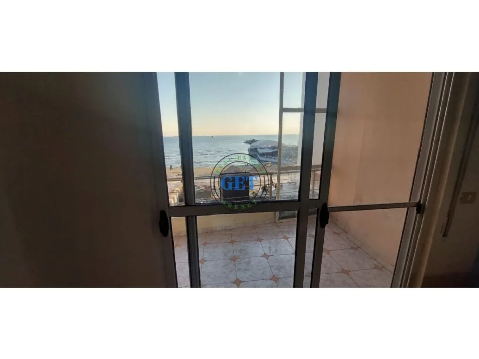 Durres, jepet me qera apartament 3+1 Kati 3, 100 m² 400 € (Plazh, Durrës)