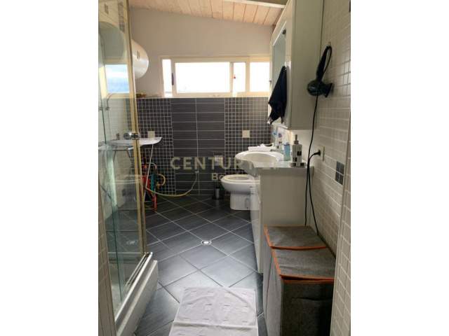 Tirane, jepet me qera apartament 2+1+A+BLK Kati 6, 136 m² 600 Euro (Komuna e Parisit, tek ''Flutra'')