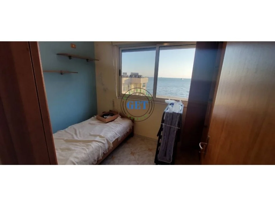 Durres, jepet me qera apartament 3+1 Kati 3, 100 m² 400 € (Plazh, Durrës)