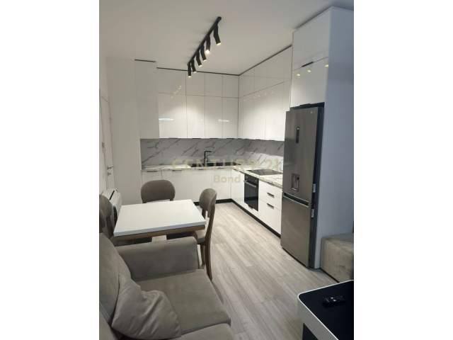 Tirane, jepet me qera apartament 1+1+A+BLK Kati 5, 68 m² 600 Euro (Komuna e Parisit,KIKA 2 !)