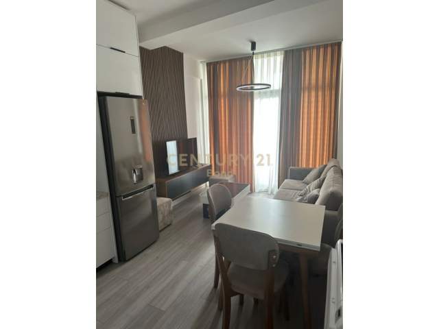 Tirane, jepet me qera apartament 1+1+A+BLK Kati 5, 68 m² 600 Euro (Komuna e Parisit,KIKA 2 !)
