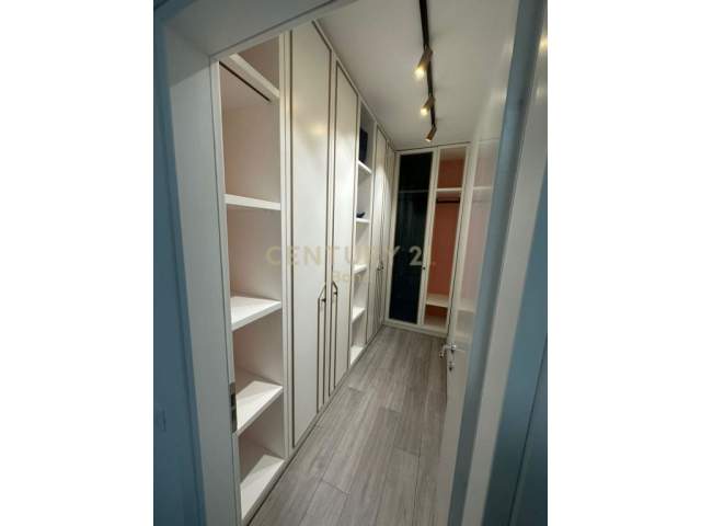 Tirane, jepet me qera apartament 1+1+A+BLK Kati 5, 68 m² 600 Euro (Komuna e Parisit,KIKA 2 !)