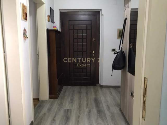 Tirane, shitet apartament 3+1+A Kati 2, 85 m² 135.000 Euro (Rruga Muhamet Gjollesha,HOTEL DORO CITY)