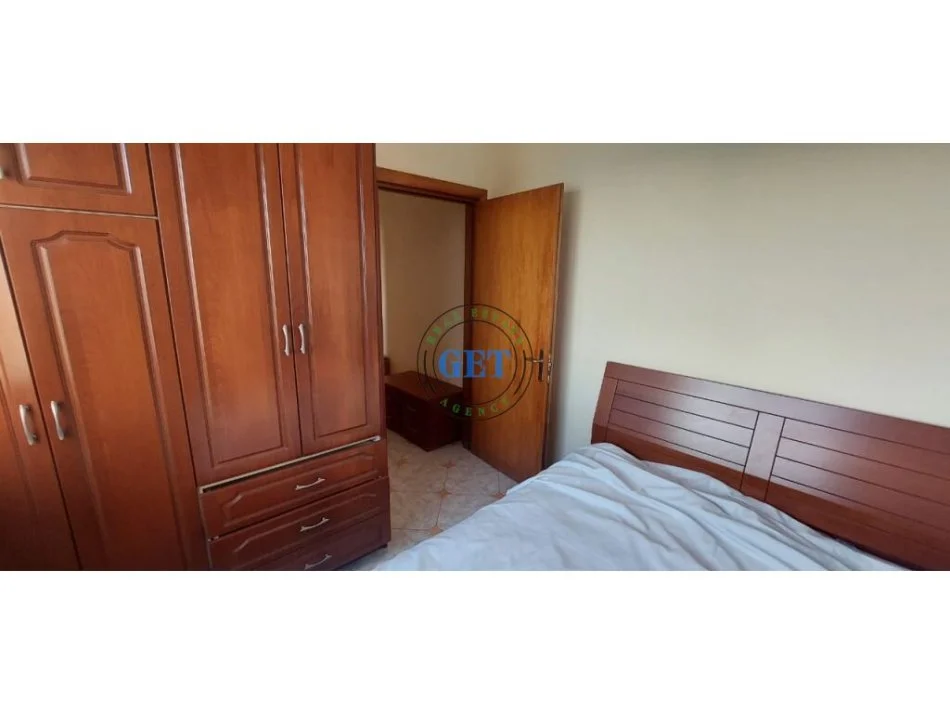 Durres, jepet me qera apartament 3+1 Kati 3, 100 m² 400 € (Plazh, Durrës)