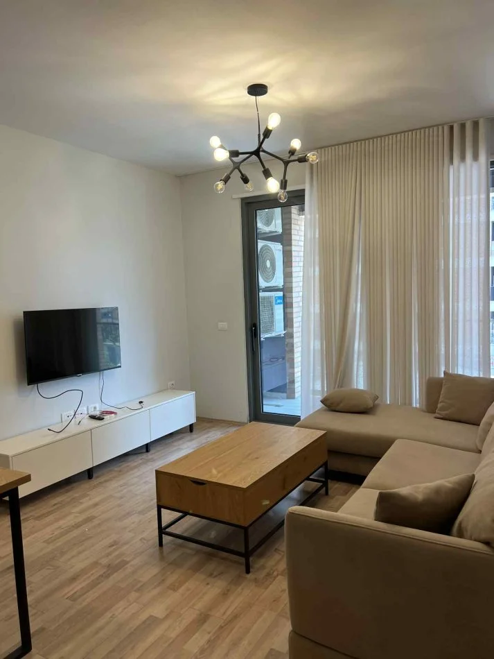 Tirane, jepet me qera apartament 2+1+Ballkon Kati 2, 106 m² 750 € (FIORI DI BOSKO)