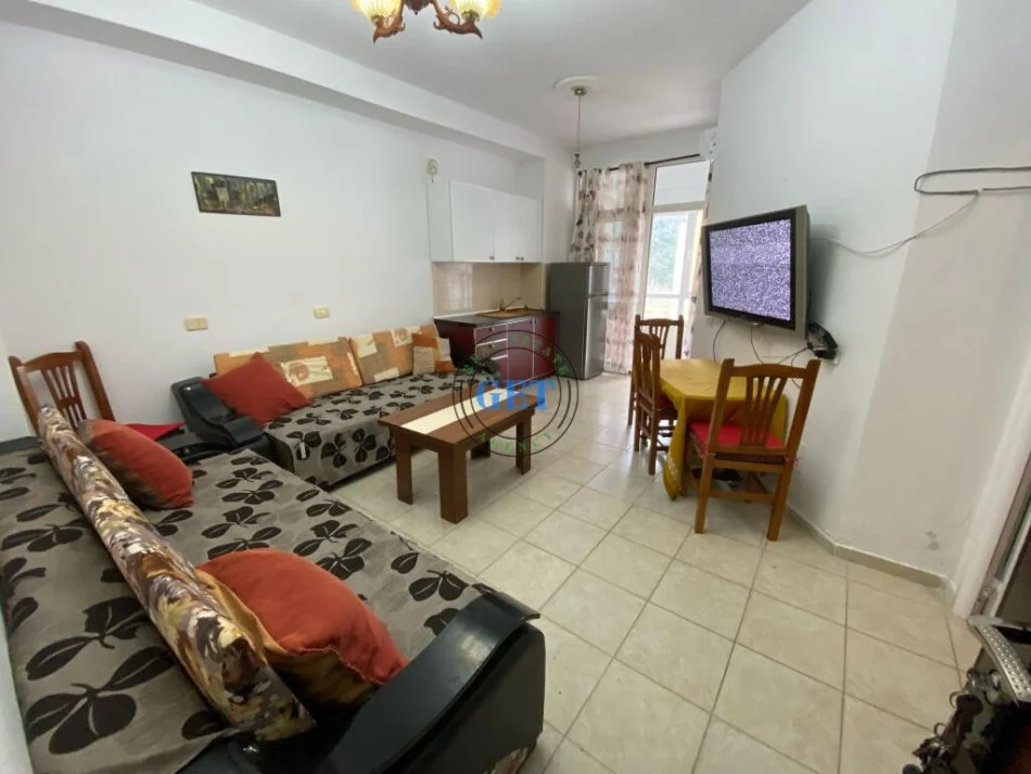 Durres, jepet me qera apartament 1+1 Kati 1, 48 m² 300 € (Shkembi Kavajes)