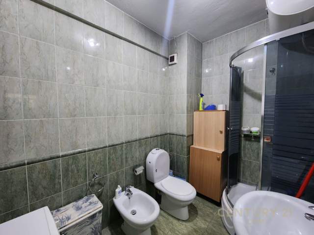 Tirane, jepet me qera apartament 1+1+A+BLK Kati 7, 93 m² 400 Euro (Komuna e Parisit)