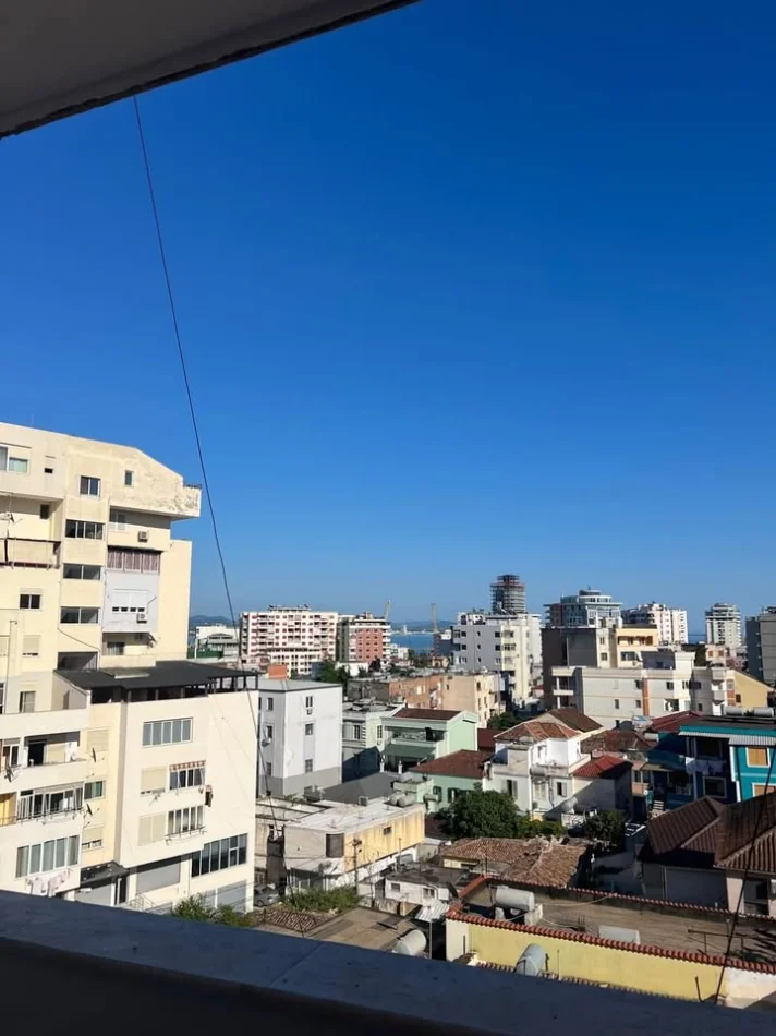 Durres, jepet me qera apartament 2+1+Aneks+Ballkon Kati 6, 600 € (Gjykata,Durres)