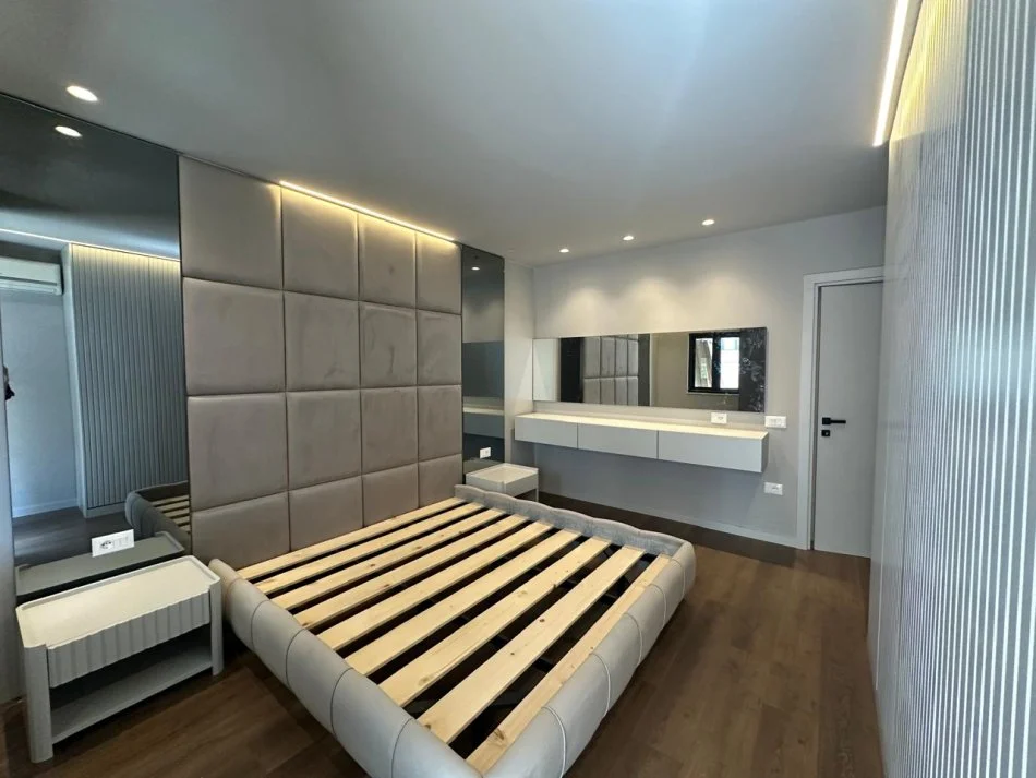 Shqiperi, jepet me qera apartament 2+1 Kati 3, 80 m² 680 € (SALIH BUDKA, tek Nisharaku)