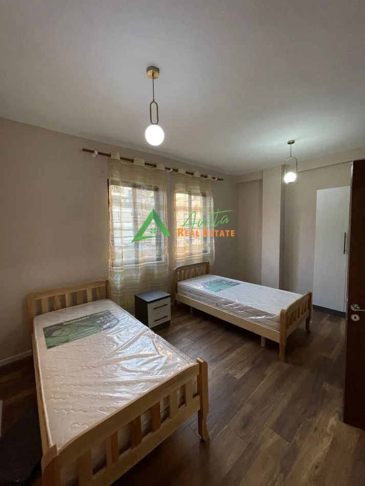 Tirane, jepet me qera apartament 2+1 Kati 4, 104 m² 700 € (Myslym Shyri)