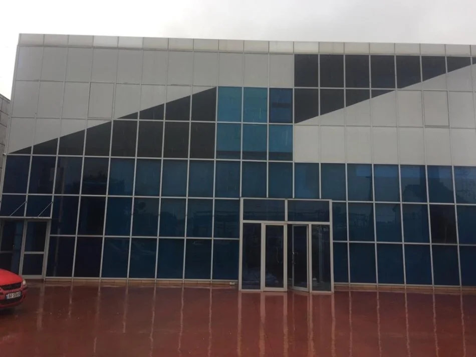 Tirane, jap me qera ambjent biznesi Kati 2, 180 m² 1.800 € (Atostrada Tirane Durres)