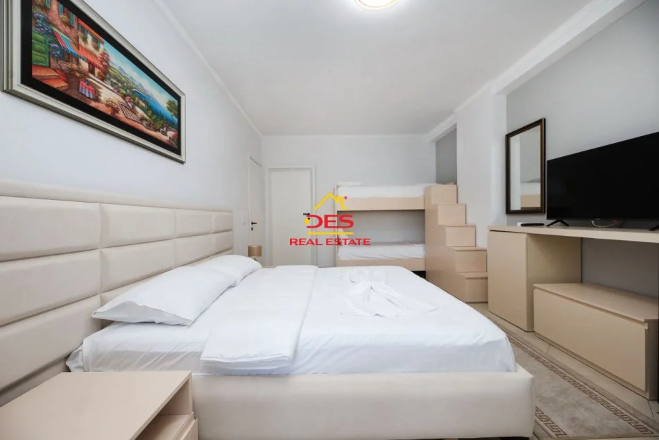 Vlore, shitet garsonier 1+1+Ballkon Kati 2, 76 m² 210.000 € (Rruga Dhimitër Konomi)