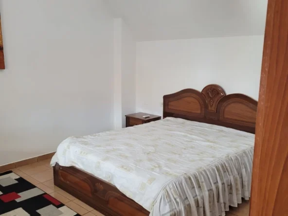 Tirane, jepet me qera apartament 1+1 Kati 3, 86 m² 300 € (SELITE)