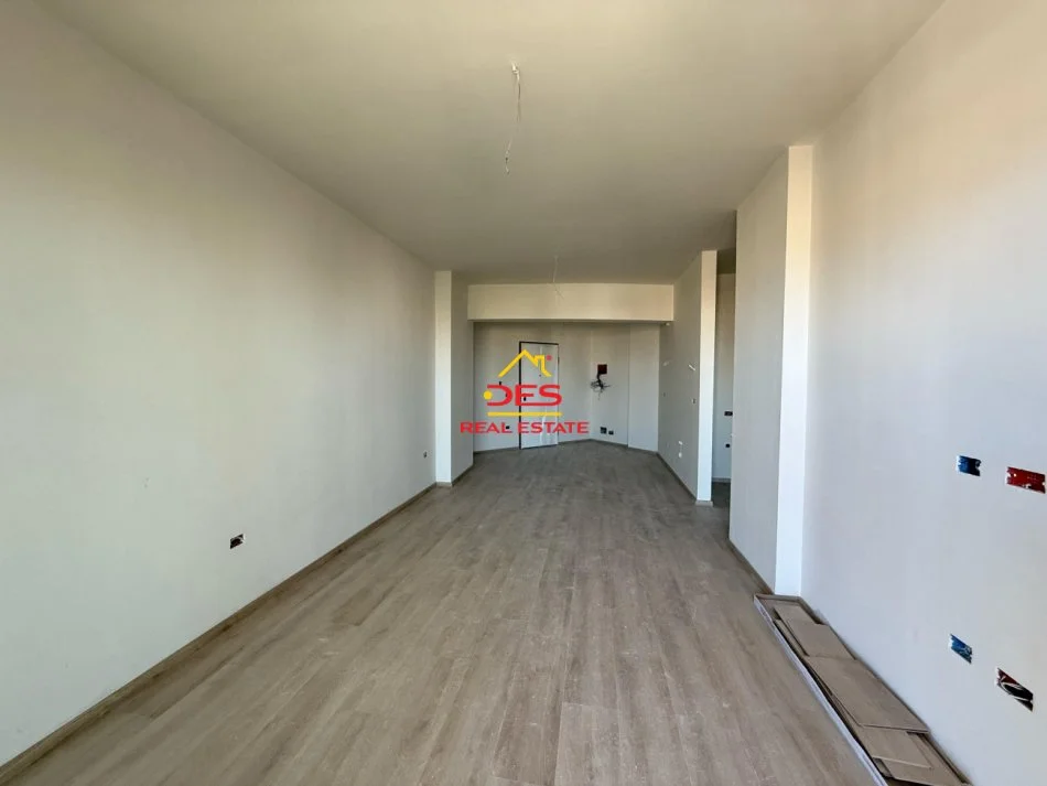 Vlore, shitet apartament 1+1+Ballkon Kati 3, 73 m² (Rruga dhimitër Konomi)