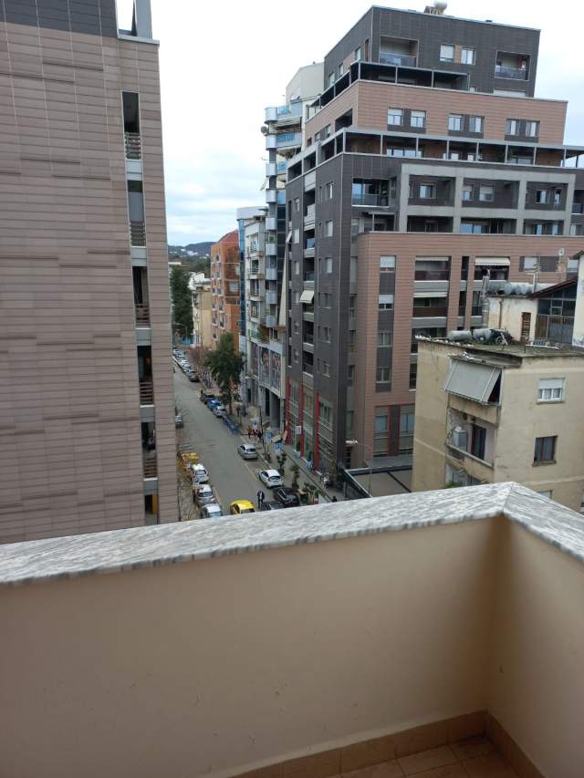 Tirane, jepet me qera apartament 2+1+BLK Kati 4, 100 m² 600 Euro