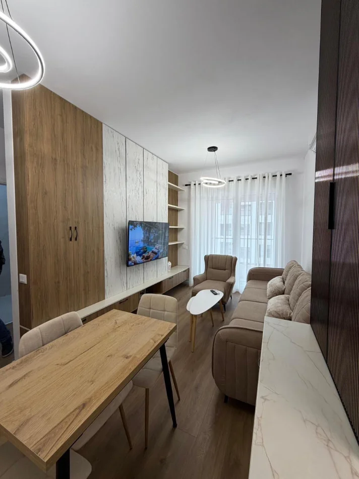Tirane, jepet me qera apartament 1+1 Kati 6, 59 m² 450 € (Rezidenca Kadiu)