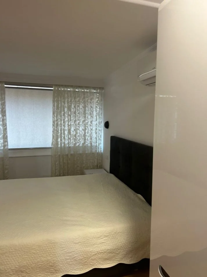 Tirane, jepet me qera apartament 2+1 Kati 2, 70 m² 700 € (Blloku)