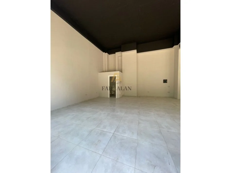 Tirane, jepet me qera Kati 0, 75 m² 805 € (Astir)