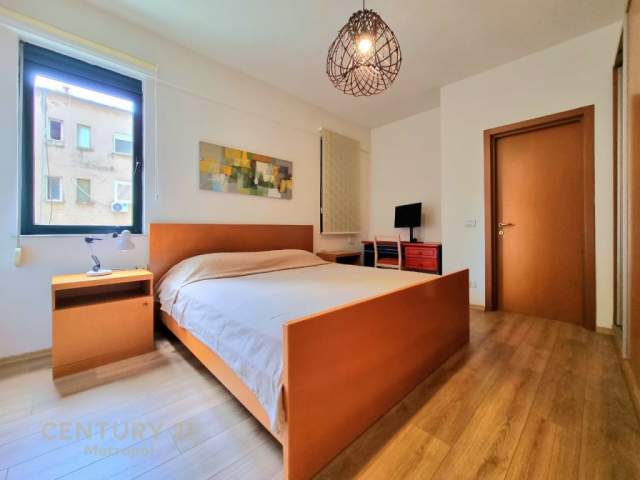Tirane, jepet me qera apartament 2+1+A Kati 2, 116 m² 800 Euro (Rrugen Islam Alla , Myslym Shyr .)