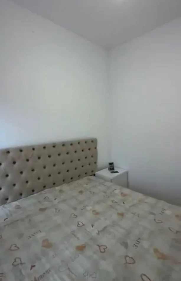 Tirane, jepet me qera apartament 2+1 Kati 4, 100 m² 500 € (Ali Demi)