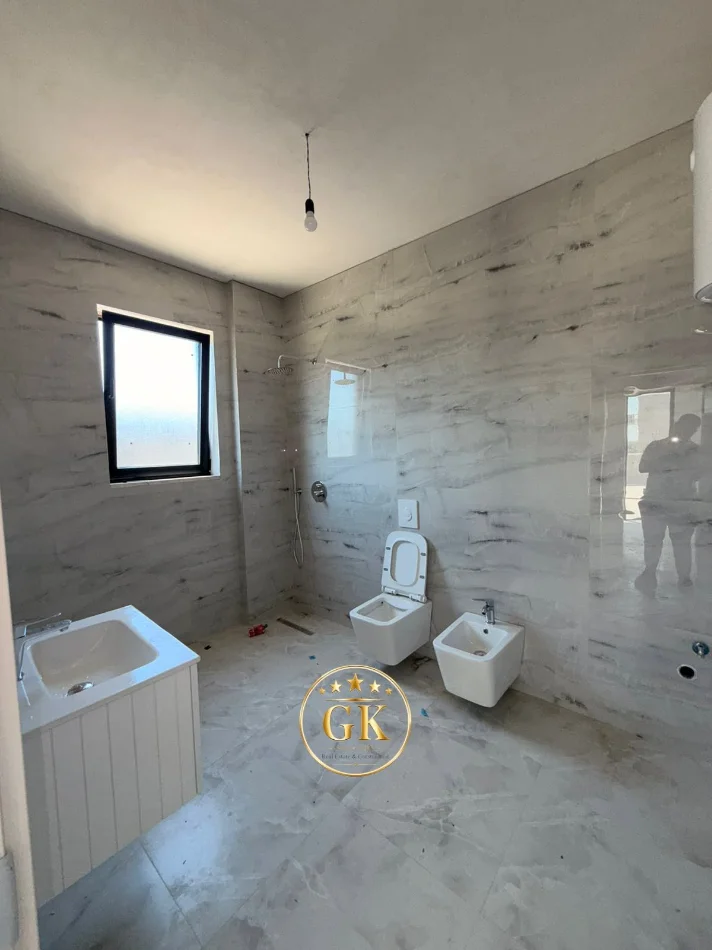 Durres, shitet apartament+verande | Penthouse 1+1+Aneks+Ballkon Kati 7, 208 m² (mali robit)