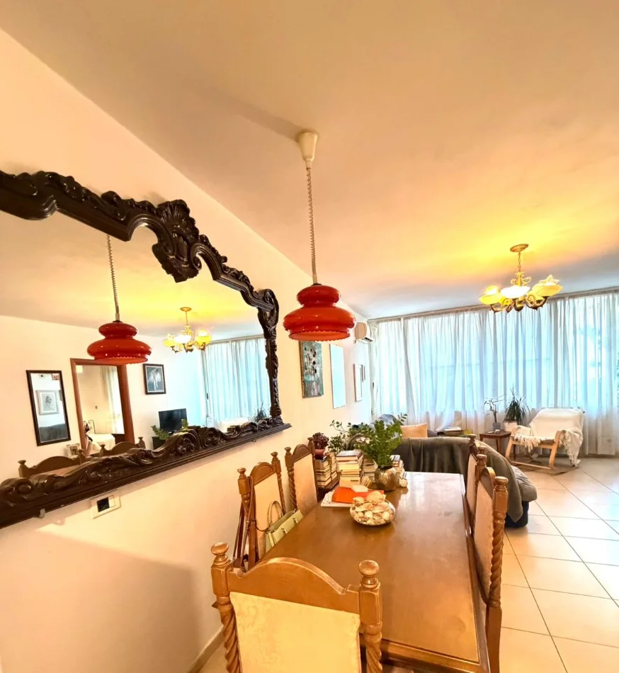 Tirane, jepet me qera apartament 1+1 , 74 m² 400 € 