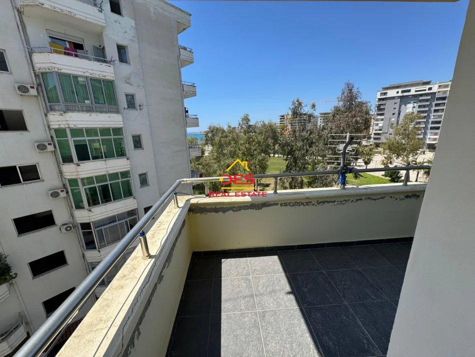 Vlore, jepet me qera apartament 1+1+Ballkon Kati 5, 70 m² 400 € (Rruga Haziz Xhyherri)
