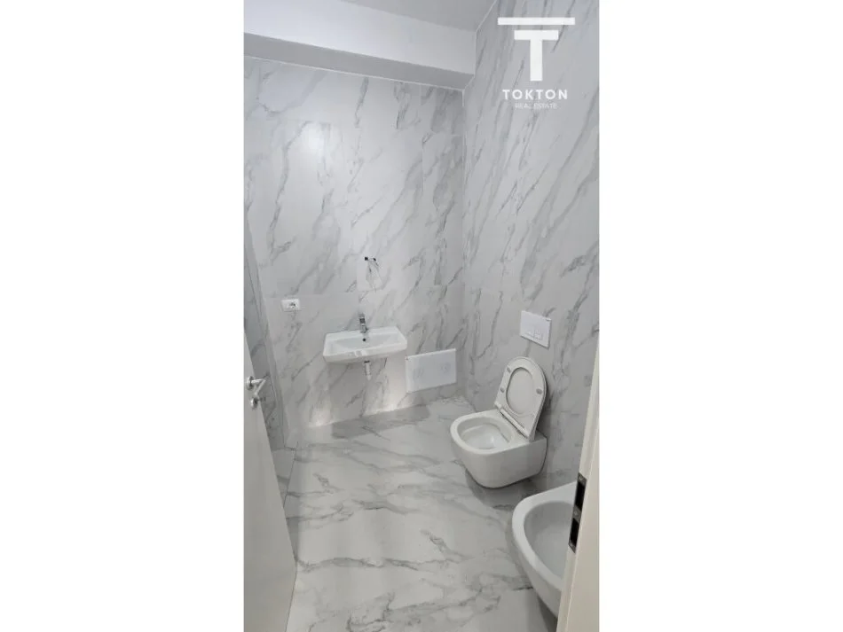 Tirane, jap me qera apartament 2+1 Kati 7, 90 m² 320 € (Rezidenca Kaimi, Ali Dem)