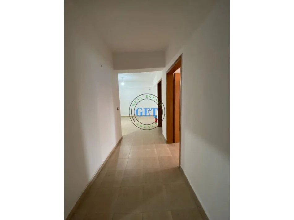 Durres, shitet apartament 2+1 Kati 5, 86 m² 85.000 € (Prane Stadiumit, Durres)